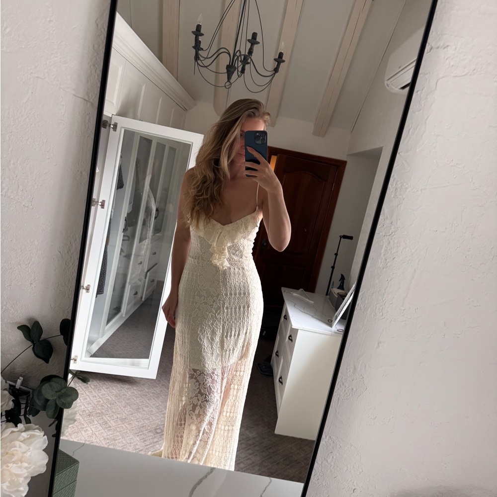Elegant Cream Lace Dress